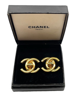 Auth CHANEL 95P Vintage Coco Mark GP Clip on Earrings W/Box MR0182