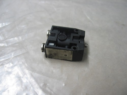 UKN MINIATURA INTERRUTTORE DI FINE CORSA PNEUMATICO 4MM PUSH IN TUBO P9631 - Foto 1 di 3