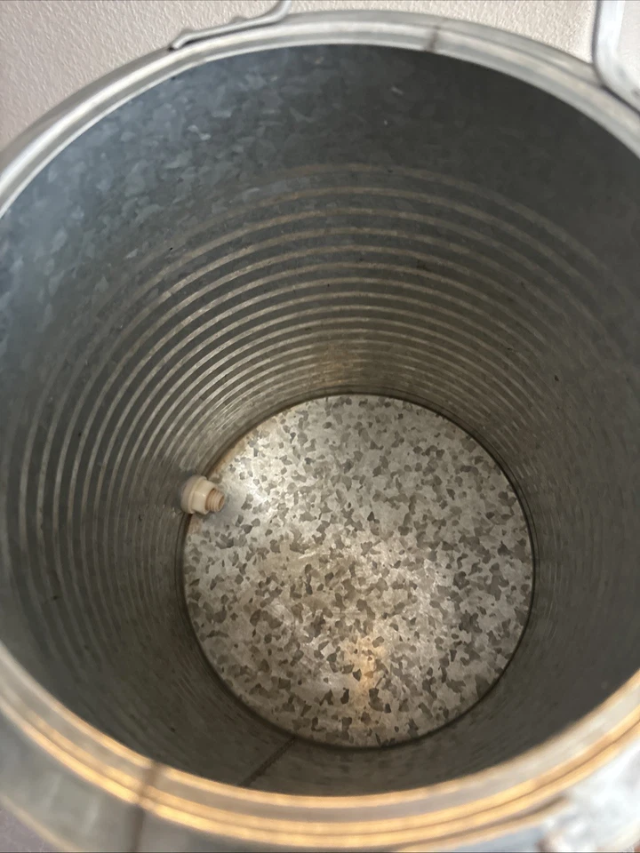 Better Homes & Gardens 3 Gallon Galvanized Beverage Dispenser Mint Conditions Sh - Image 4 of 4