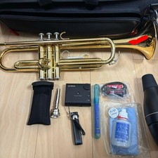 Yamaha YTR1335 Gold Trumpet Main Unit and Accessories