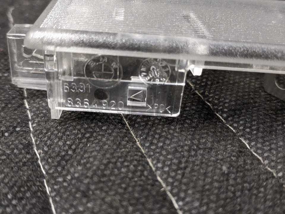 Лампа подсветки салона перчаточного ящика BMW E46 3-Series 63318364920 - Изображение 2 из 4