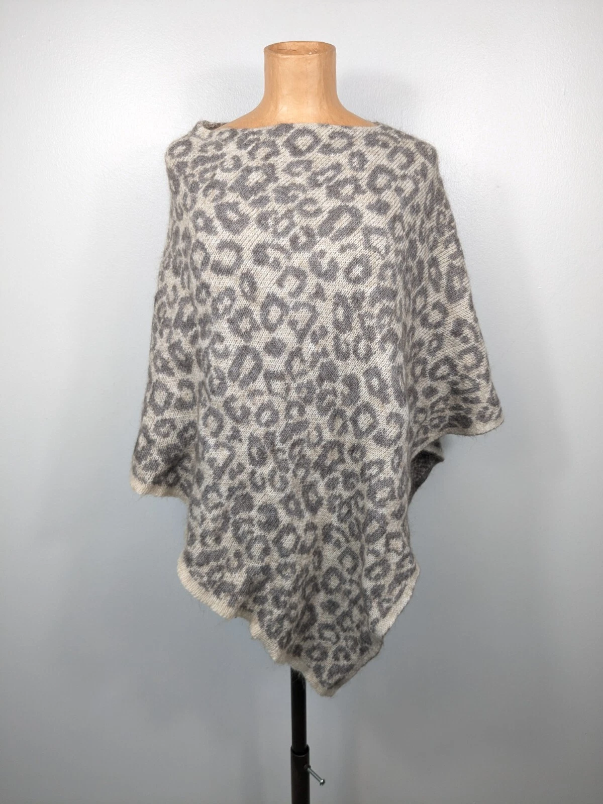 Nardi & Tagliaferri Mohair Wool Leopard Print Poncho Made in Italy OS Knit Cape
