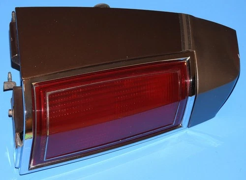 1985-89 Lincoln Town Car OEM Tail  Light Taillight Assembly Driver Side -  NICE