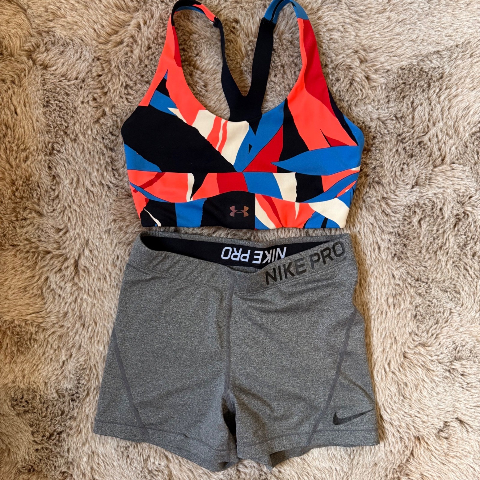 Under Armour Sports Bra XS + Nike Pro Shorts Gray Medium Athletic Bundle