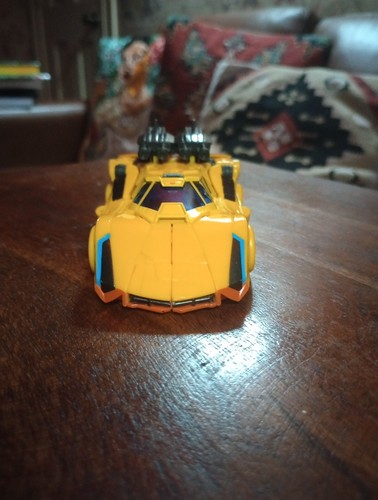 Concept Art SUNSTREAKER (Studio Series 111) Deluxe Class BUMBLEBEE (Hasbro) - Picture 11 of 14