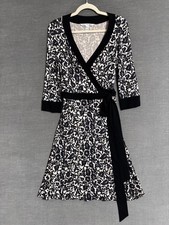 Diane von Furstenberg DVF Wrap Dress 4 Beige Black Floral Silk Knit Taurus