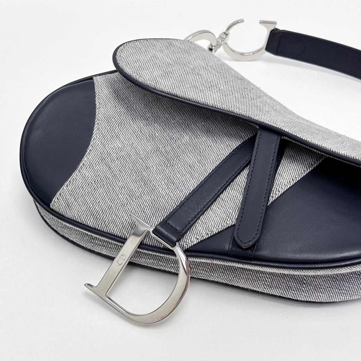 Dior Vintage E-jang Saddle Bag 4VDIB30540 | eBay Dior Vintage E-jang Saddle Bag 4VDIB30540 | eBay