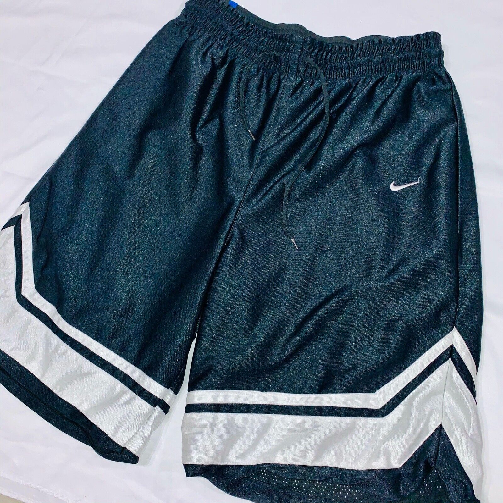 Nike Lebron James 2XL Dazzle Shorts Basketball Silky 