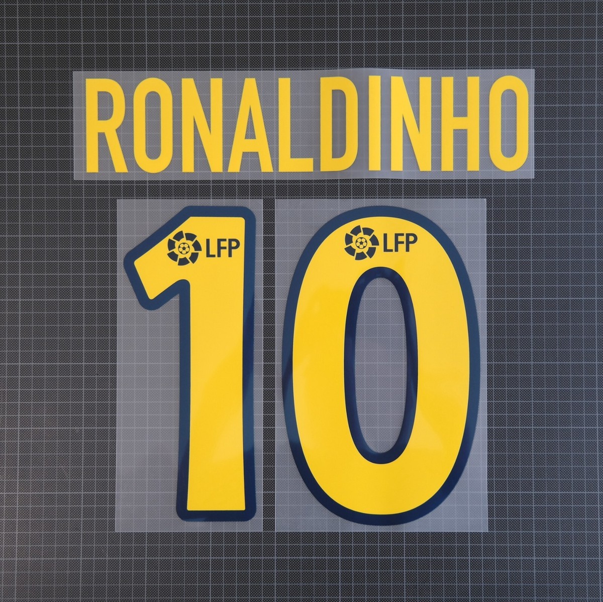 RONALDINHO #10 2003-2004 Barcelona Player Size Yellow Nameset