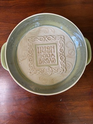 Grassland Roads Celtic Irish Soda Bread 9-inch Ceramic Baking Dish 