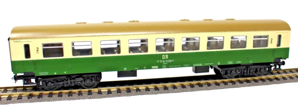 VEB Schicht H0 28-15 298-0 DR Rekowagen 2. Klasse - ca. 21,7 cm HO H0 1:87 - Bild 1 von 4