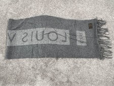 Louis Vuitton Scarf One Size Gray Cashmere Reversible Fringe Made Scotland