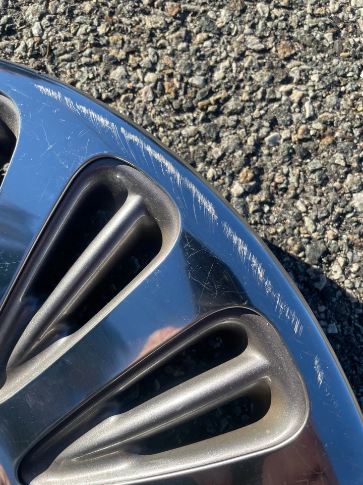 One Factory 1994 to 1996 Chrysler Concorde LHS New Yorker 16 inch hubcap - Imagem 4 de 4