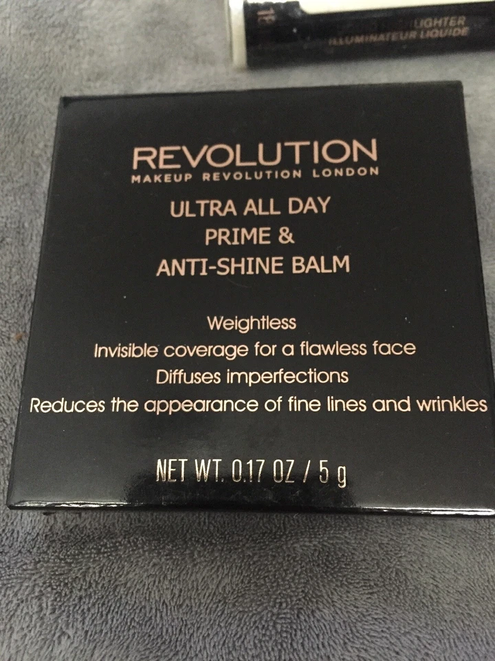 Revolution Makeup Lot - Image 3 of 4