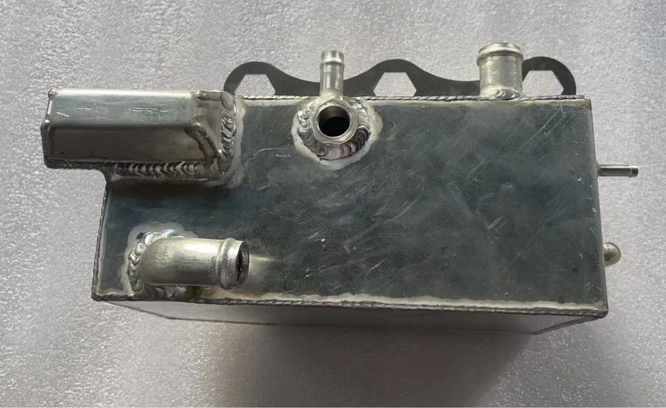 DEPÓSITO DE TANQUE DE EXPANSIÓN DE ALUMINIO PARA Lancia Beta 1973-1982 Foto 2 de 4