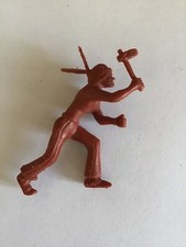 Jouet Ancien Plastique Roche aux Fées Figurine Indien + Tomahawk