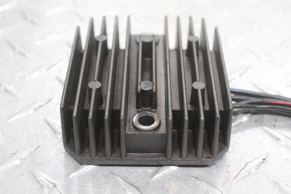 Kawasaki Vulcan 1500 2003 VN1500L NOMAD FI rectificador voltaje reg 21066-1106 Foto 4 de 4