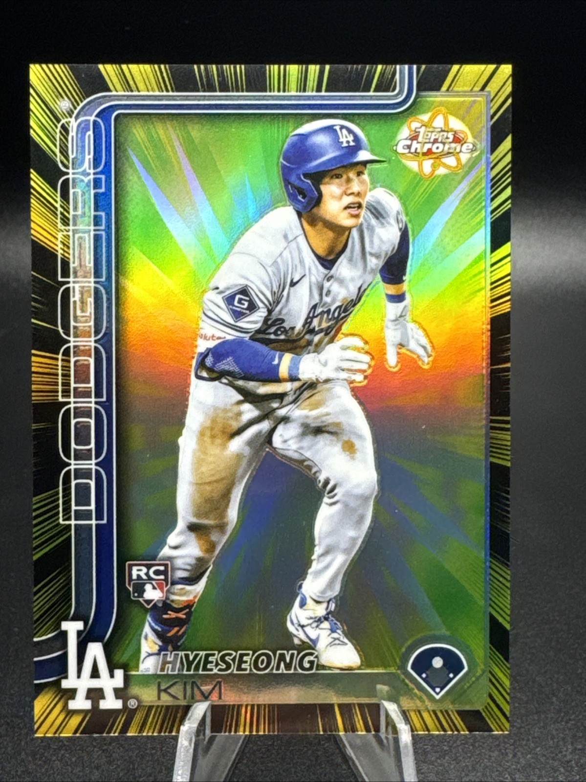 2025 Topps Chrome Update Hyeseong Kim Radiating Rookie SP #RR-26 LA Dodgers