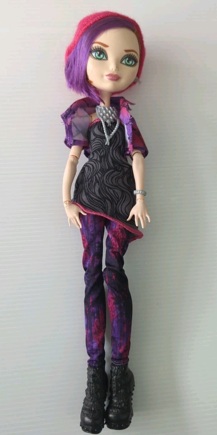 Mattel Ever After High Through The Woods Poppy O&rsquo;Hair Doll 