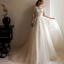 Elegant A-Line Wedding Dresses O-Neck Long Sleeves Lace Appliques Bridal Gowns