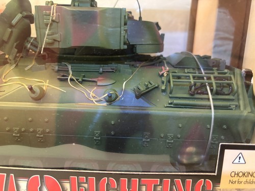 Ultimate Soldier 1:18 M2 Bradley Infantry Fighting Vehicle - NIB - Picture 7 of 9