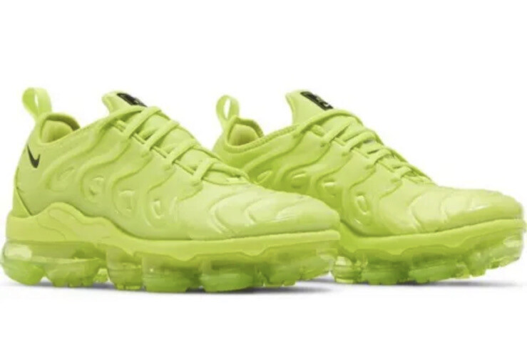 olive green and gold vapormax plus