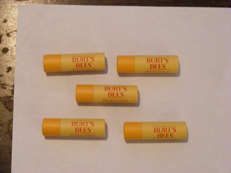 BURT'S BEES BEESWAX LIP BALM W/ VITAMIN E AND PEPPERMINT 0.34 OZ. LOT OF 5 NEW