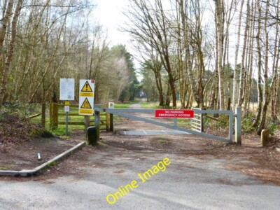 Foto 6x4 Spur geht westlich von der Straße zwischen Fleet und Southwood Pondtail c2014