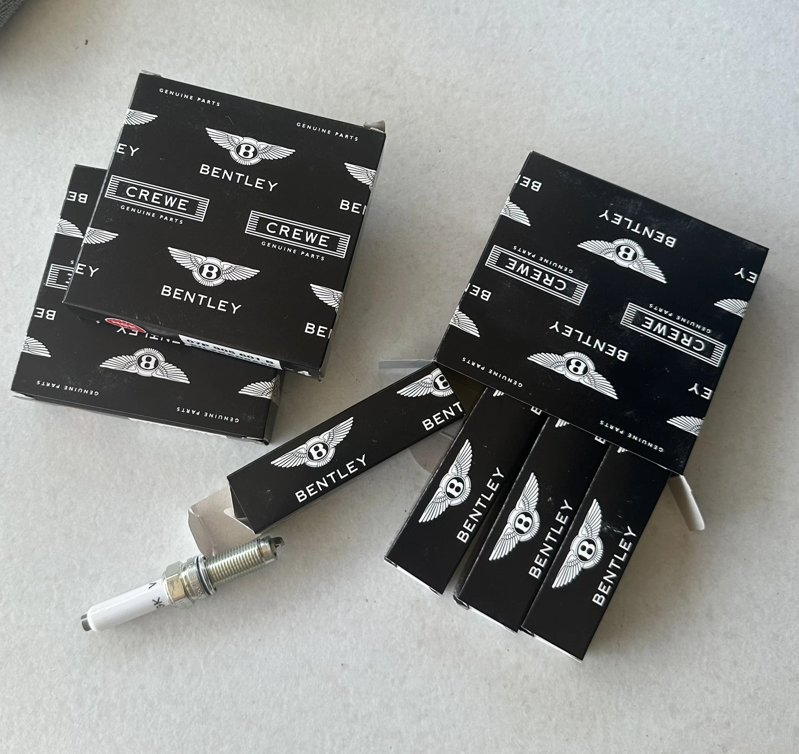 12 Pcs Bentley Spark Plugs W12 6.0T 07P905601B For W12 -US
