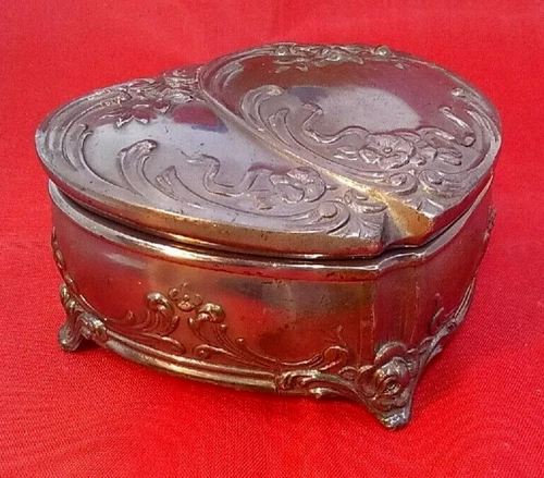 Wittnauer DOUBLE HEARTS Diamond Sweetheart Silver Tone Box Stamped JB1678