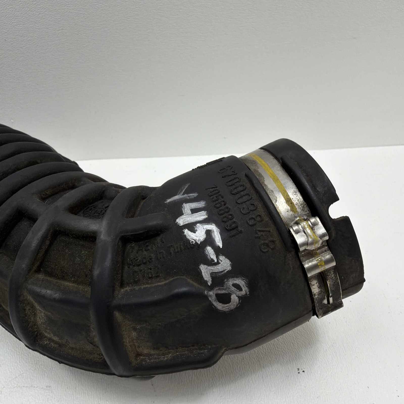 🟢14-22 Maserati Quattroporte M156 Engine Right Air Intake Duct Pipe Hose OEM🟢