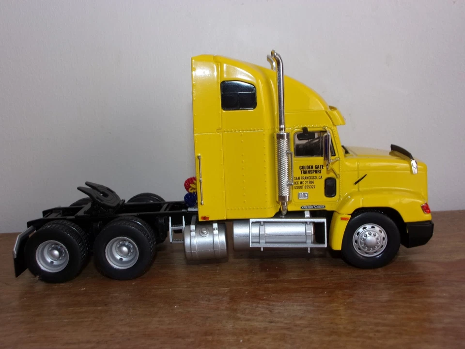 1/43 Ixo Altaya Freightliner FLD 112 Jaune Semi Remorque camion Truck trailer - Photo 2/4