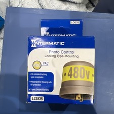 Intermatic Photo Control LC4535 480V Locking Type Mount Receptacle ANSI NEMA