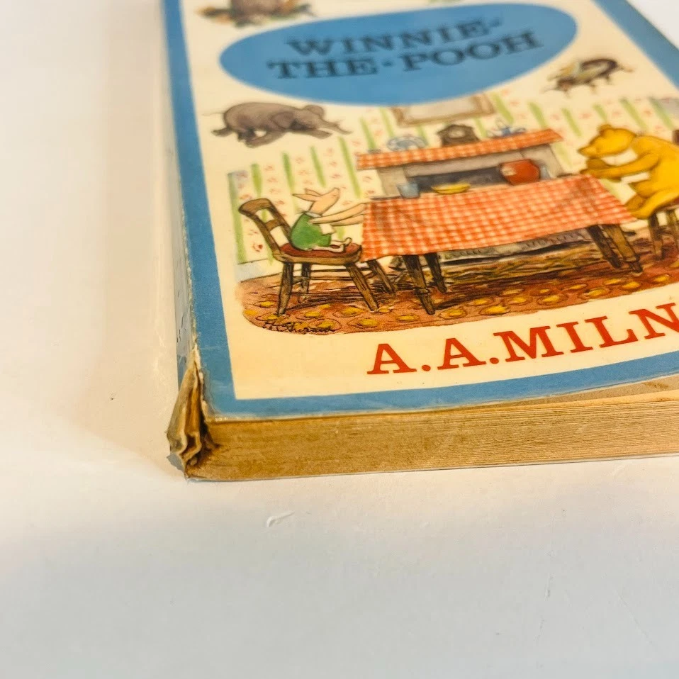 AA Milne Methuen Paperback Vintage Book Bundle 1965-1966 Winnie the Pooh - Image 3 of 4