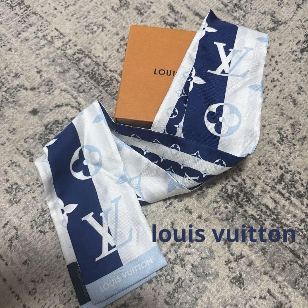 Louis Vuitton Silk Bandou Parasol Scarf Unused Luxury Accessory