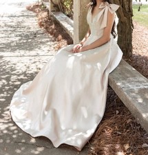 sherri hill size 2. Worn once, grass staining on mesh, not visible. Paid 600.