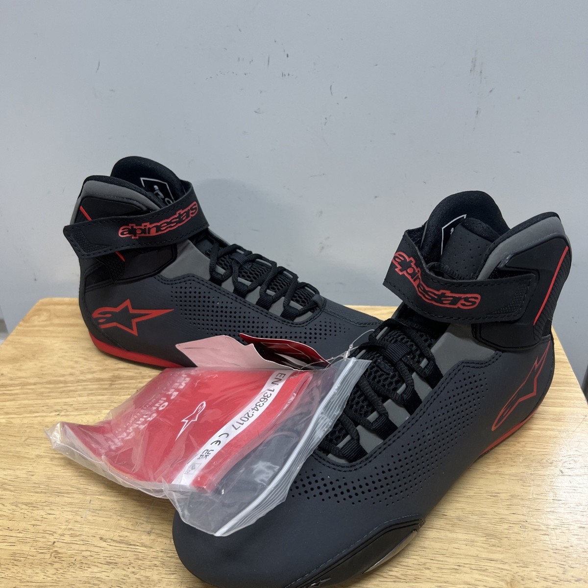 H19 ブラックアウト プロストック+α H19 ブラックアウト プロストック+α - ラケット(硬式用)一 番 安い 通販