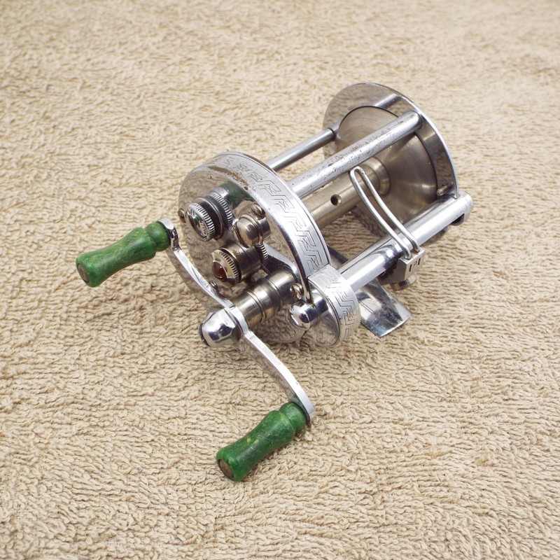 PFLUEGER AKRON NO.1893 antique fishing reels vintage