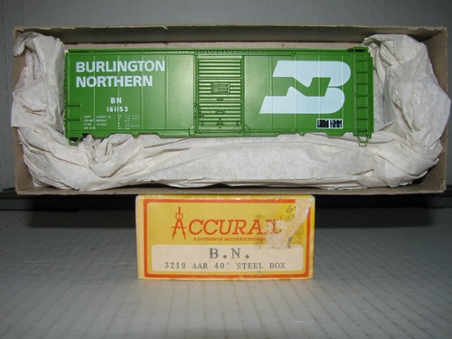 Accurail HO - #3219 40' AAR Caja de Acero Burlington Northern - Kit | Zustand: New