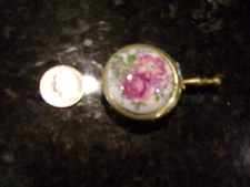 MID CENTURY MODERN LADIES WOMANS INDIVIDUAL CIGARETTE  ASH TRAY FLORAL GOLD TONE