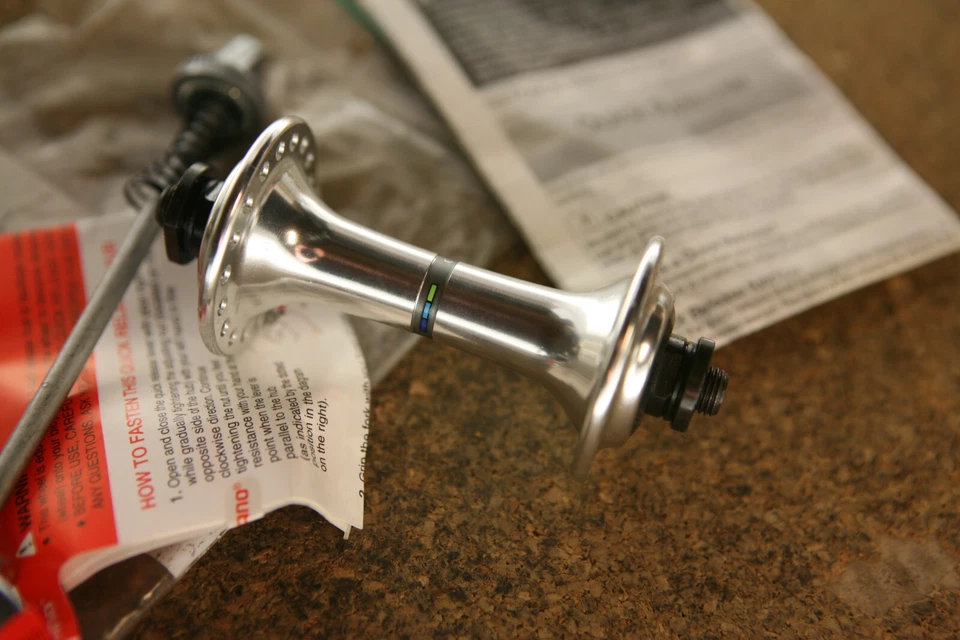 Vintage NOS NEW Shimano 600 / Ultegra / HB-6400 36h front hub (for hubs hubset) - Image 3 of 4