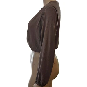 Gilli Women's Surplice Blouse Long Sleeve Crop Top NWT side