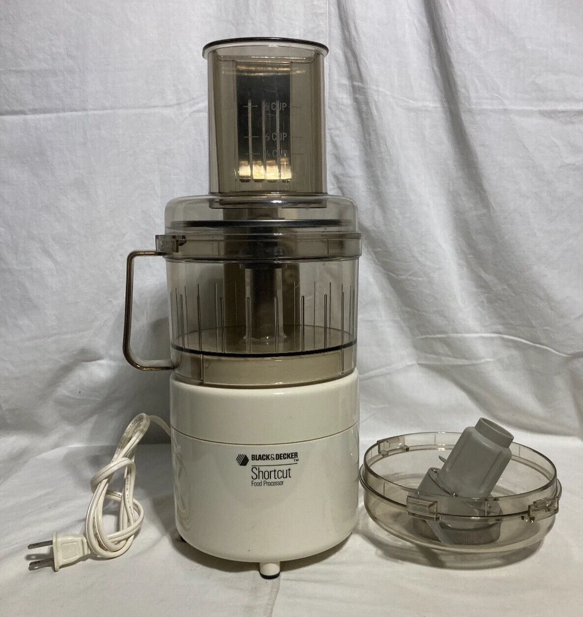Vtg. Black Decker Shortcut Food Processor F1 CFP 10. White