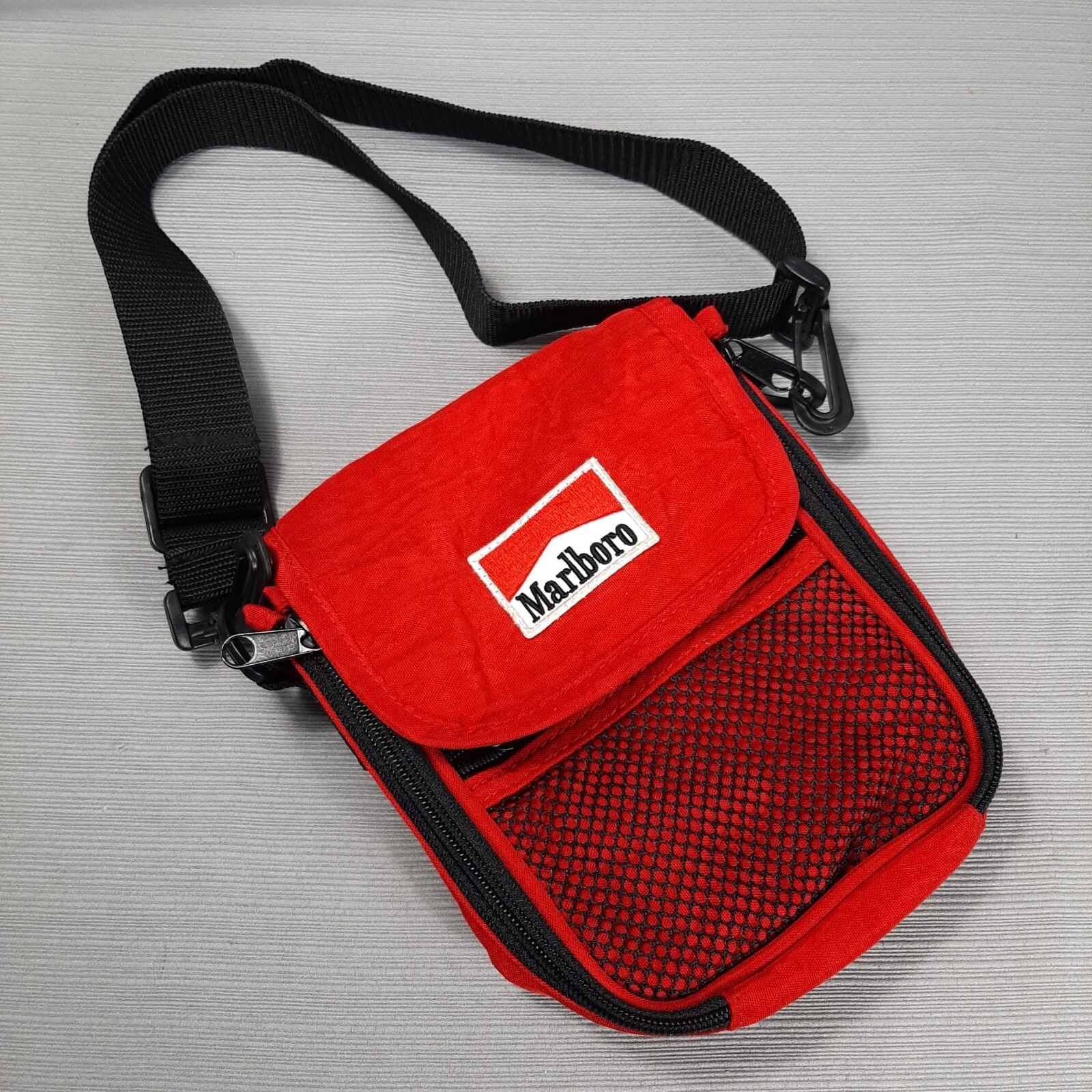 Marlboro Vintage CD Case Cd Player Holder Shoulder St… Gem