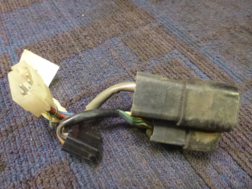 83 Yamaha Riva 180 XC180 1983 unidad de control de scooter relé Foto 3 de 4