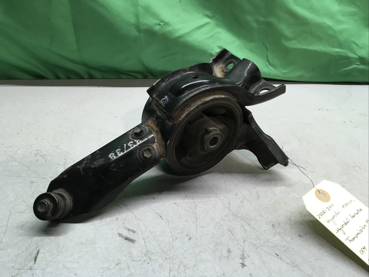 2006-2011 Hyundai Azera, Sonata Transmission Mount OEM 21832-3K800