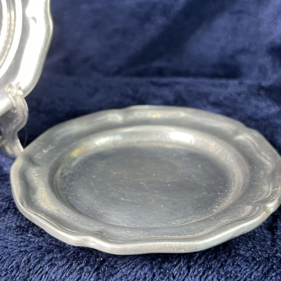 Wilton Armetale Metal Queen Anne Colección Raro 3 3/8” Juego de 2 Tapetes de Mantequilla EE. UU. Foto 3 de 4