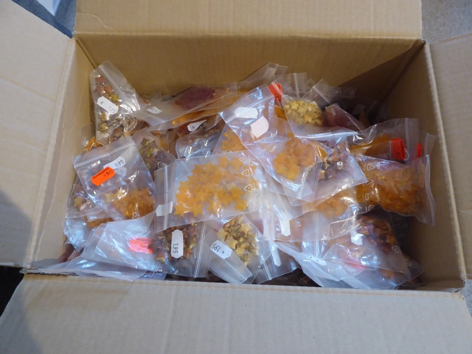 Perlen, Kristallsterne, Sterne zum Auffädeln, Konvolut - ca. 3,7 kg - Bild 4 von 4