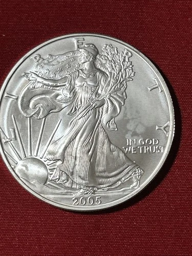 2005 American Silver Eagle 1 oz .999 Fine Silver BU + Protective Capsule