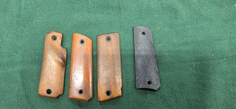 1911 Nonmatching Grips